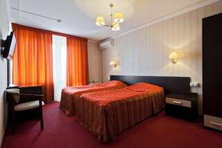 Гостиница Москвич Москва Стандартный двухместный номер с 1 кроватью или 2 отдельными кроватями-1